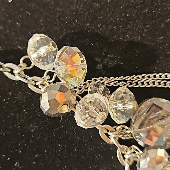 Clear & Smokey Cut CRYSTAL BEADS w/Silvertone accents on Silvertone 16" Necklace - Picture 3 of 8